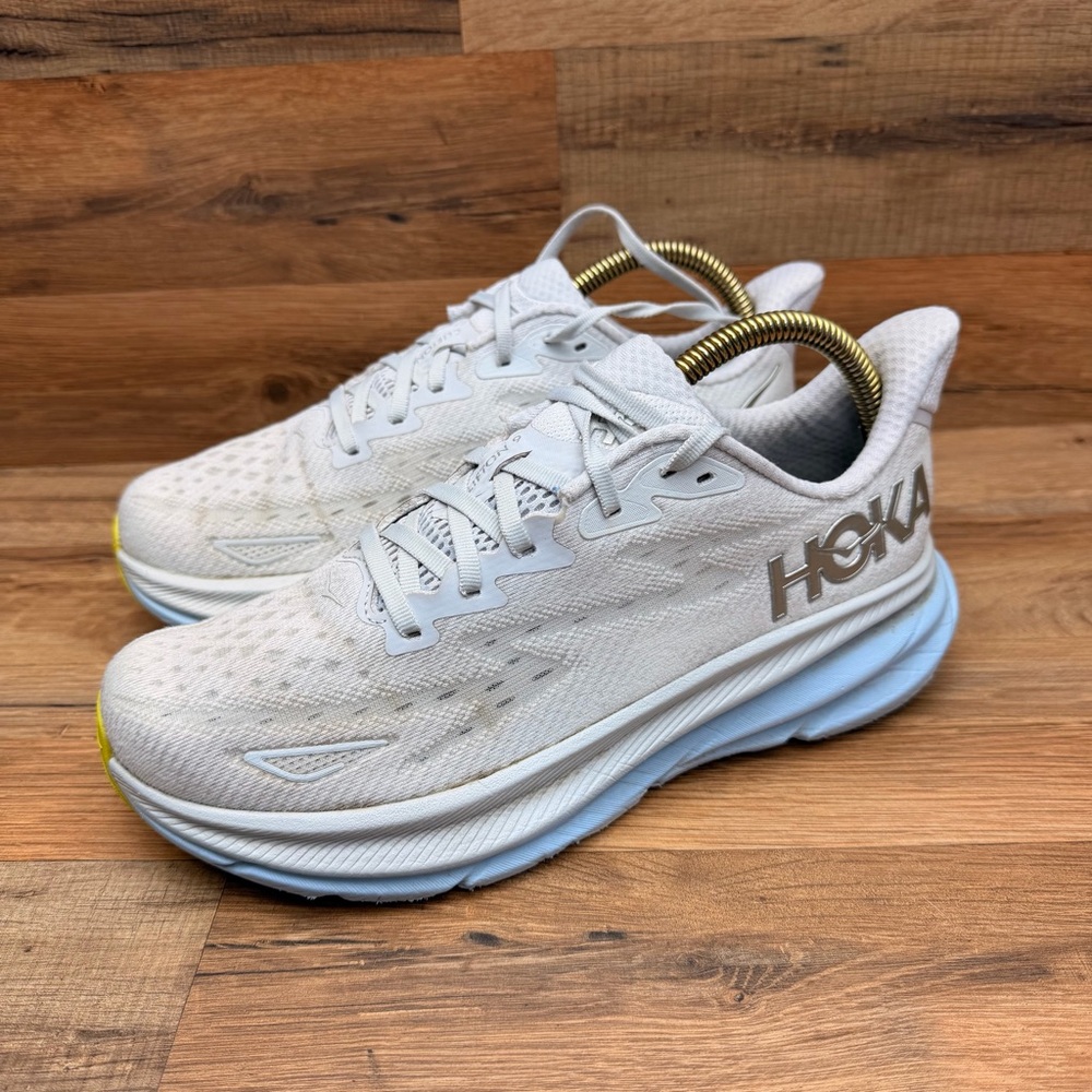 Hoka One Women's size 9 Clifton 9 Nimbus Cloud Ice Water White Running Shoes - Picture 2 of 9